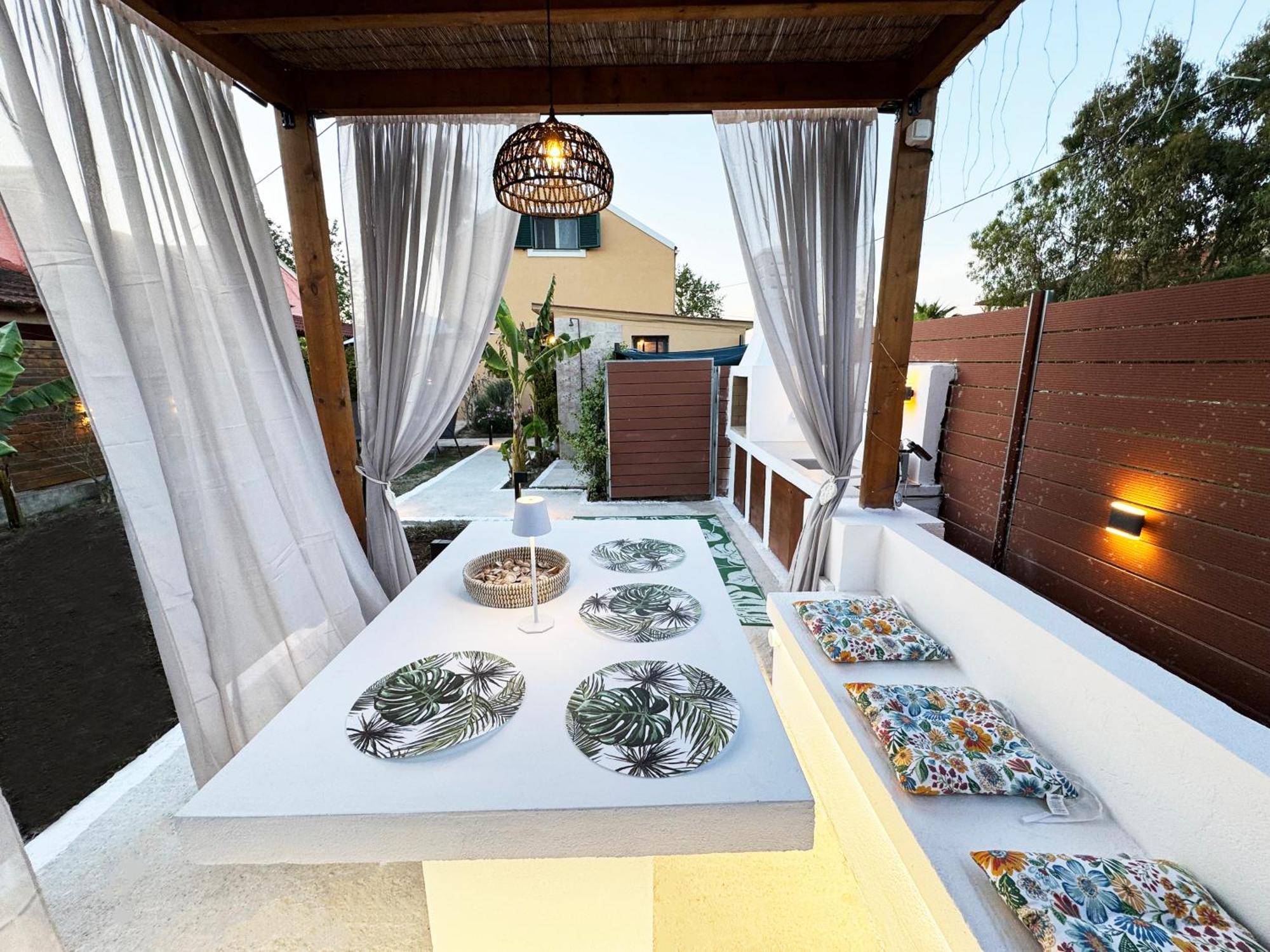 Burnelia Vacation House Лефкими Экстерьер фото